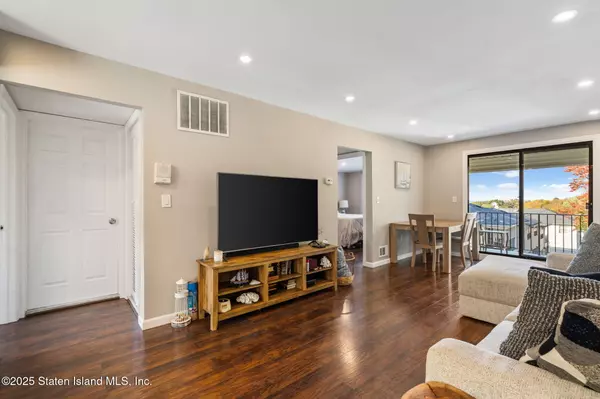 Staten Island, NY 10314,343 Harold ST #3b