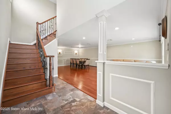 Staten Island, NY 10307,667 Yetman AVE