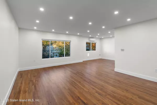 Staten Island, NY 10314,206 Quinlan AVE