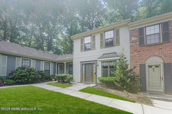 195 Kinnoll Hill CT, Matawan, NJ 07747