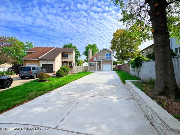 Staten Island, NY 10312,135 Mc Arthur AVE