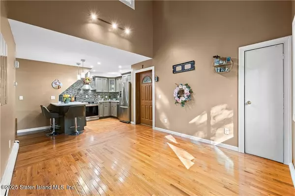 Staten Island, NY 10308,360 Barlow AVE #32a