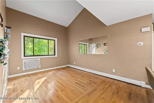 Staten Island, NY 10308,360 Barlow AVE #32a