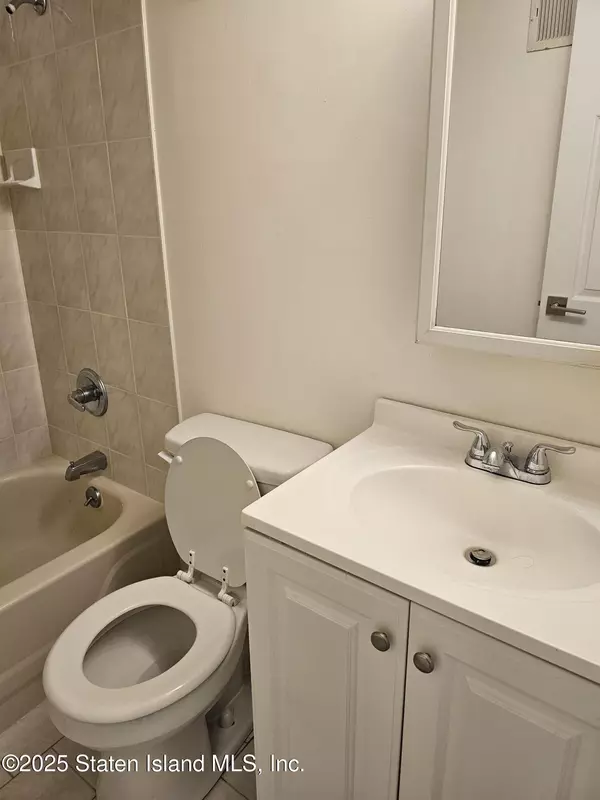 Staten Island, NY 10309,292 Candon AVE