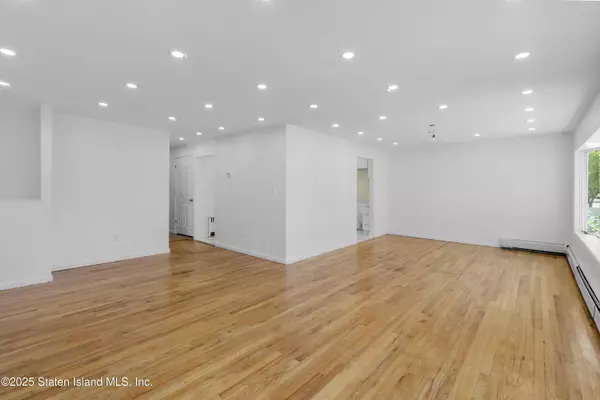 Staten Island, NY 10314,75 Muller AVE