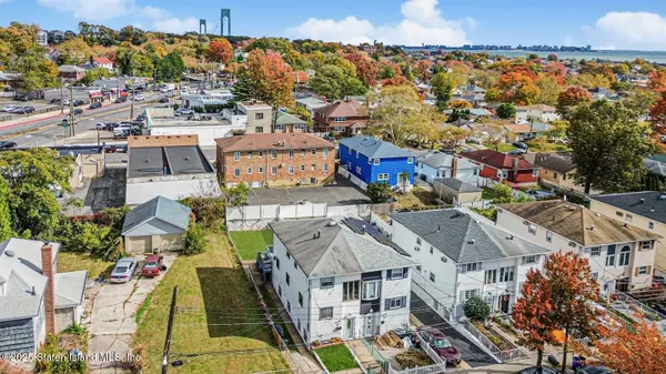 Staten Island, NY 10305,21 Norway AVE