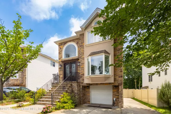 Staten Island, NY 10309,41 Brookside Loop