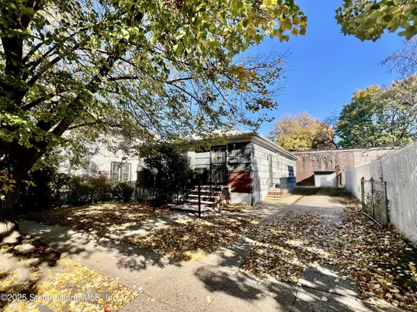 43 Andros AVE, Staten Island, NY 10303