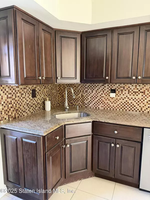 Staten Island, NY 10312,39 Raily CT