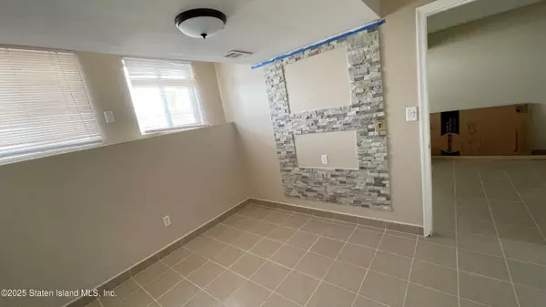 Staten Island, NY 10305,26 Wagner ST