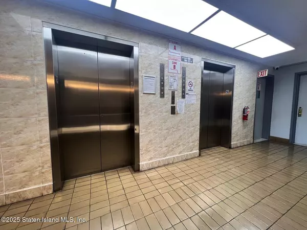 Staten Island, NY 10314,11 Windham LOOP #1nn