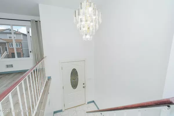 Staten Island, NY 10308,67 Willowwood LN