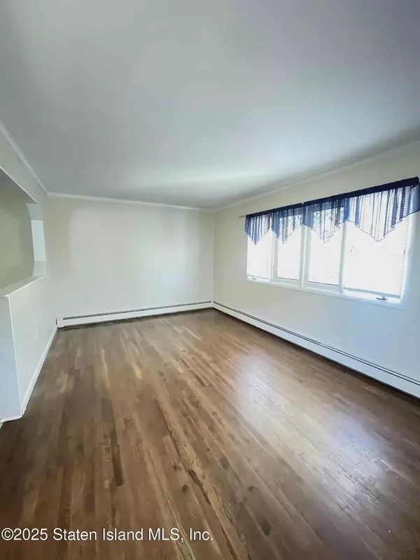 Staten Island, NY 10309,157 Marisa CIR