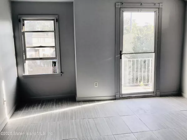 Staten Island, NY 10311,115 Jeanette AVE #2 Fl