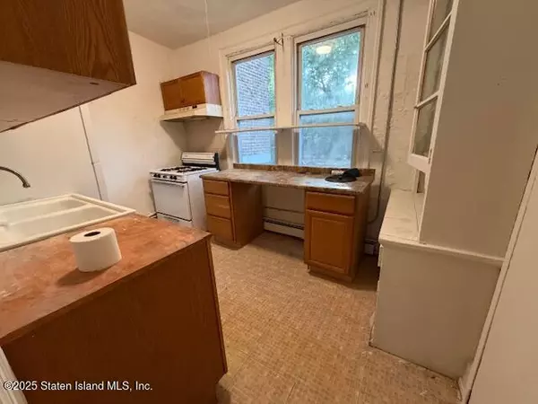 202 Bay ST, Staten Island, NY 10301