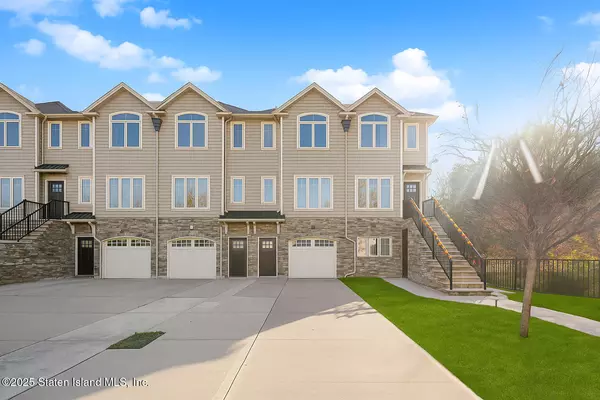 Staten Island, NY 10314,214 Roman AVE