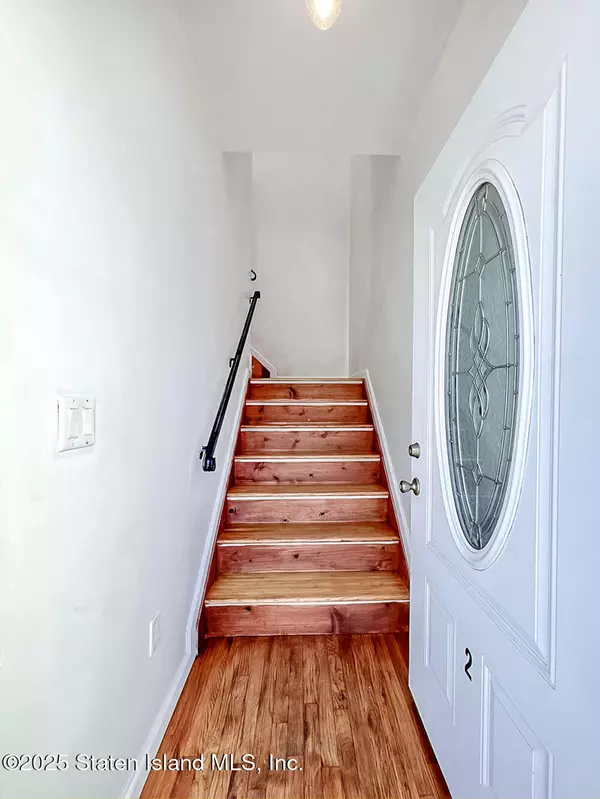 Staten Island, NY 10301,25 Stanley AVE