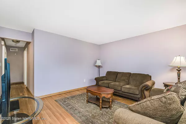 Staten Island, NY 10306,349 Mill RD