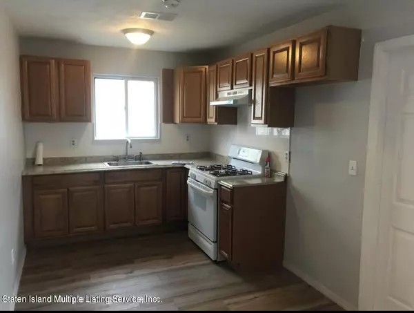 Staten Island, NY 10306,994 Olympia BLVD