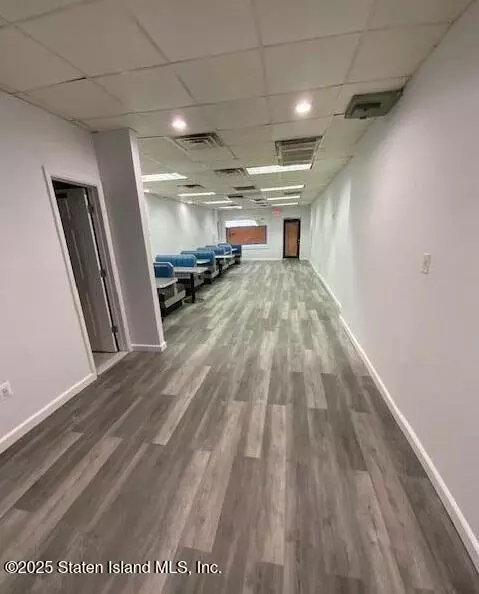 Staten Island, NY 10304,4164 Victory BLVD