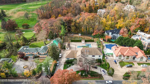 Staten Island, NY 10304,724 Todt Hill RD