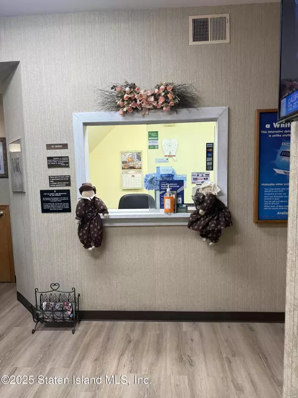 Staten Island, NY 10312,3996 Richmond AVE