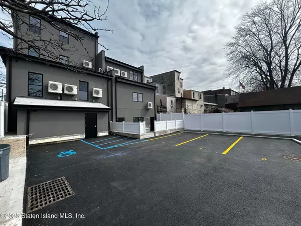 Staten Island, NY 10305,1230 Bay ST