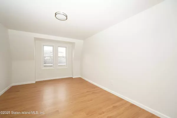 Staten Island, NY 10306,118 Winham AVE