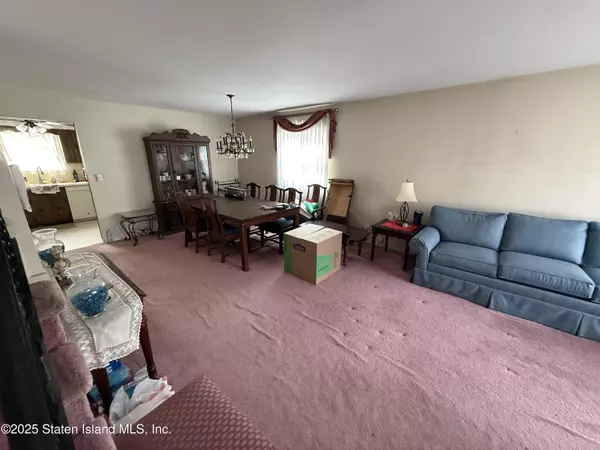 Staten Island, NY 10312,89 Kenmore Street ST