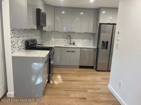 32 Floyd ST, Staten Island, NY 10310