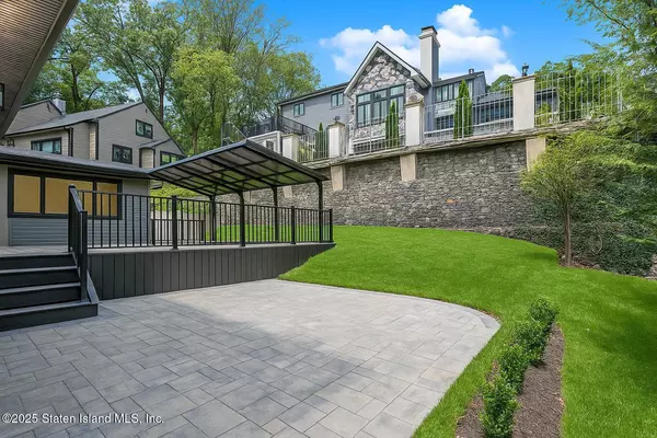 Staten Island, NY 10304,113 Longview Rd