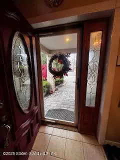 Staten Island, NY 10308,96 Genesee AVE