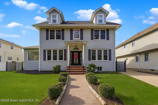 32 Otis Ave, Staten Island, NY 10306