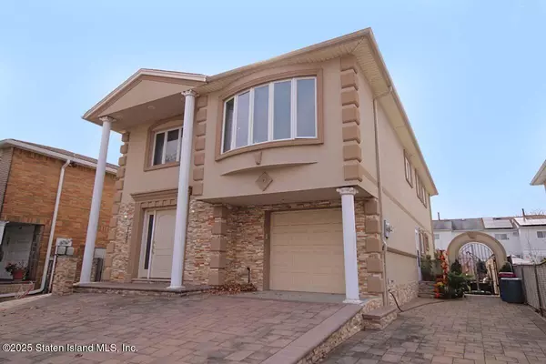 Staten Island, NY 10306,158 Malone AVE