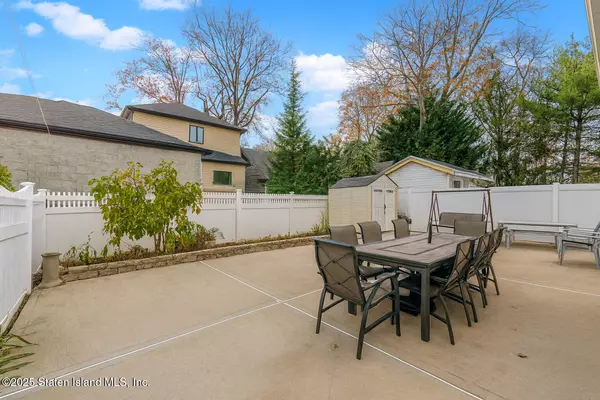 Staten Island, NY 10308,42 Acacia AVE