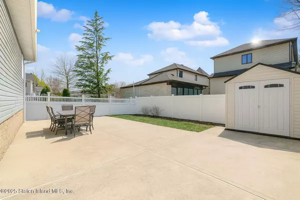 Staten Island, NY 10308,42 Acacia AVE