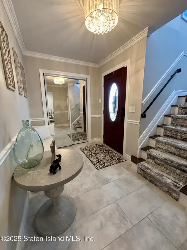 Staten Island, NY 10308,28 E Figurea AVE