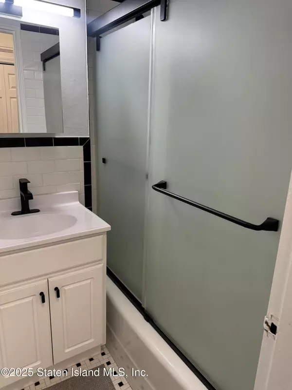 Staten Island, NY 10301,36 Hamilton AVE #2s