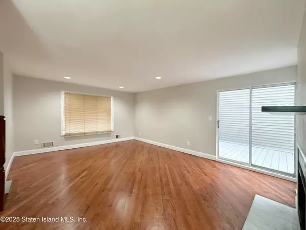 Staten Island, NY 10303,47 Regal WALK