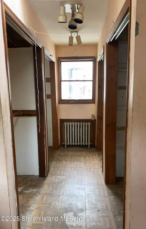 Staten Island, NY 10305,338 Clifton AVE