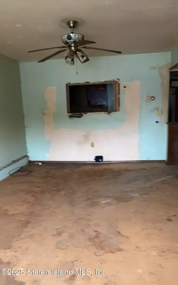 Staten Island, NY 10305,338 Clifton AVE