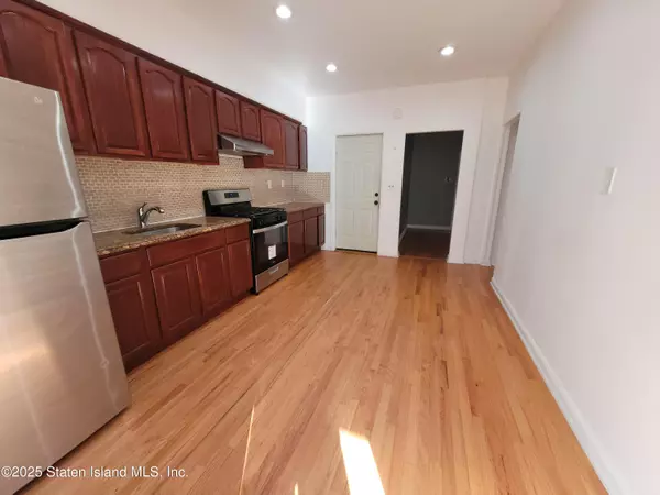 Staten Island, NY 10301,164 Brighton AVE