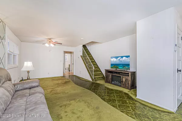 Staten Island, NY 10314,115 Sheraden AVE