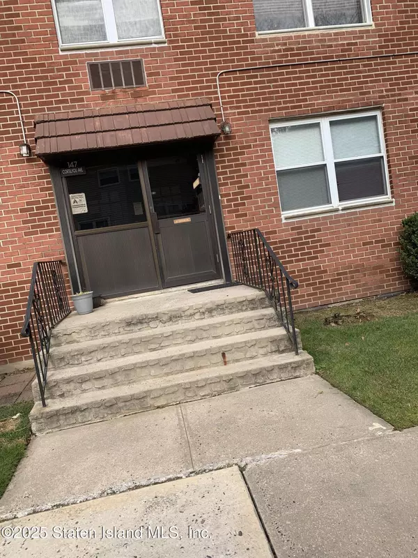 Staten Island, NY 10312,147 Cortelyou AVE #2-3