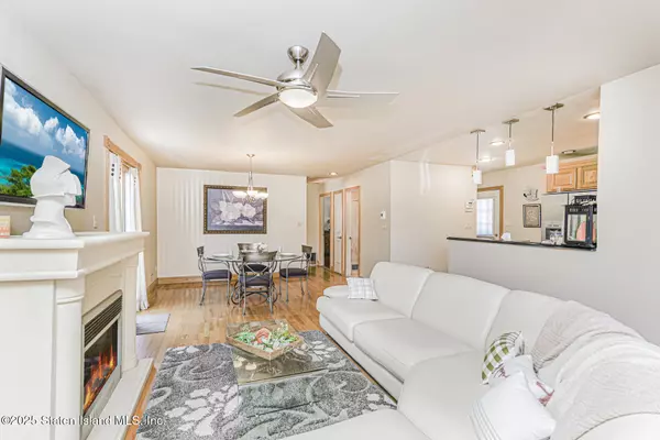 Staten Island, NY 10305,206 Benton AVE