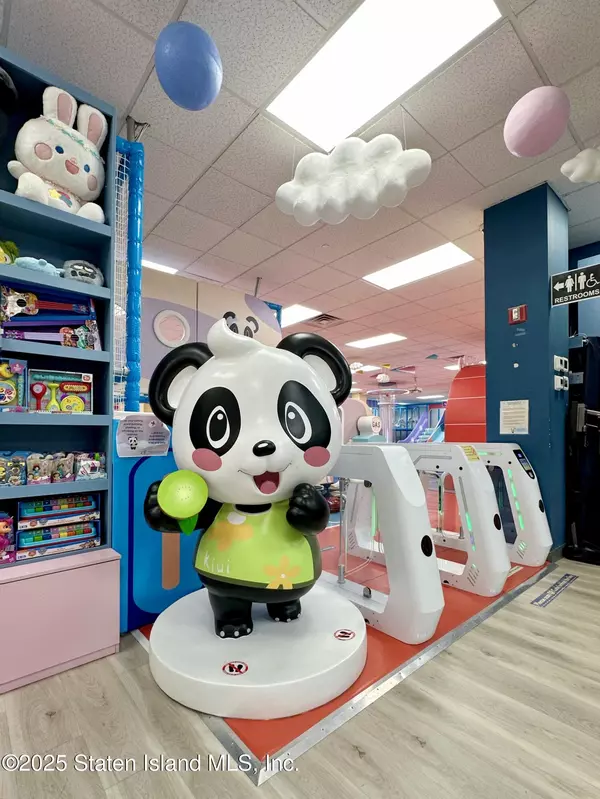 Staten Island, NY 10309,2965 W Veterans RD