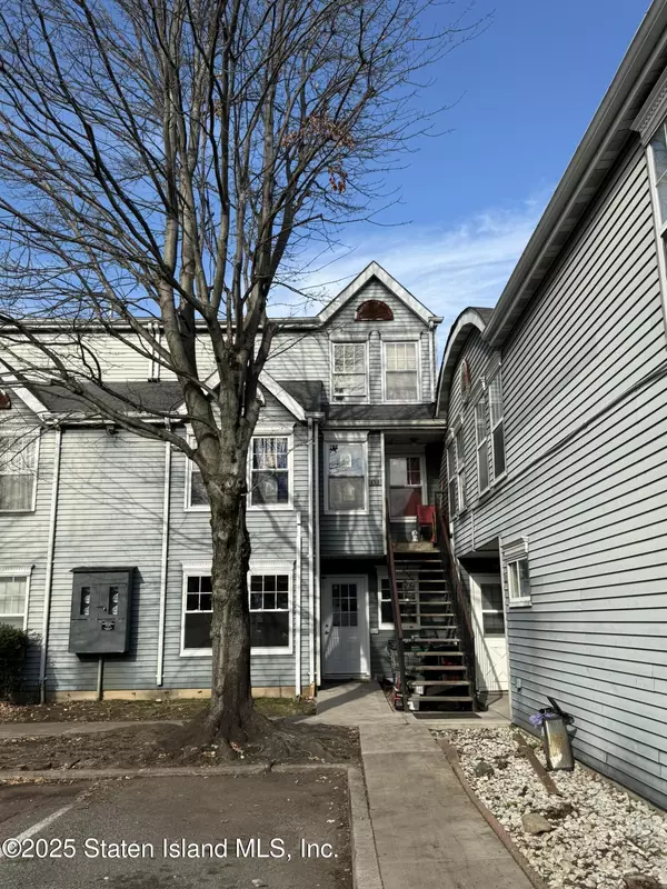 189 Pond Way #A, Staten Island, NY 10303