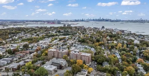 Staten Island, NY 10304,55 Austin PL #5a