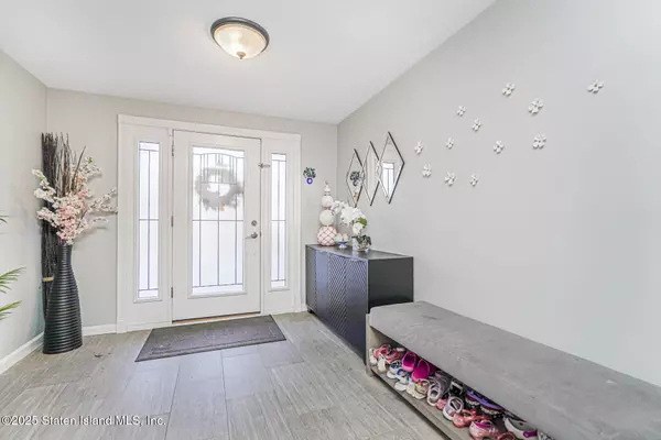 Staten Island, NY 10304,46 Durges ST