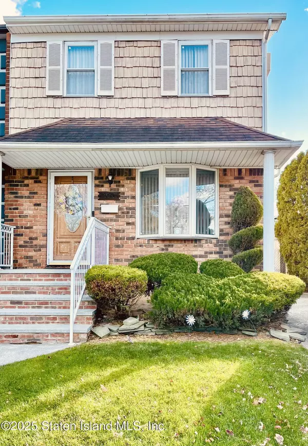 10 Token ST, Staten Island, NY 10312